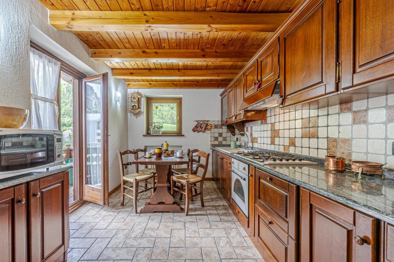 Апартаменты Casa Beatrice - Wifi, Parcheggio E Vista Montagna - Cour 0231 Курмайор Экстерьер фото